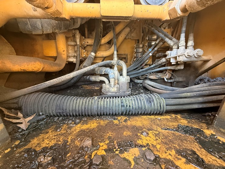 caterpillar-328d-image-37