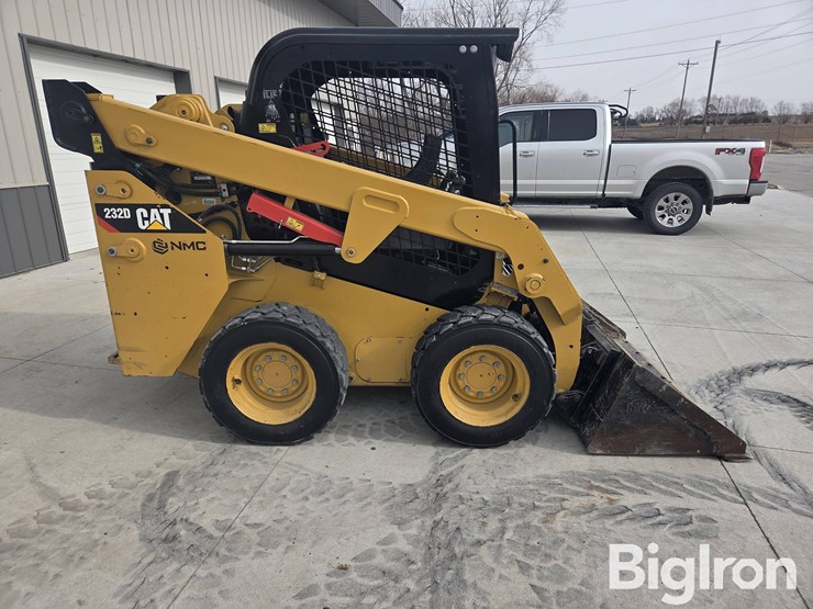 2015-caterpillar-232d-image-4