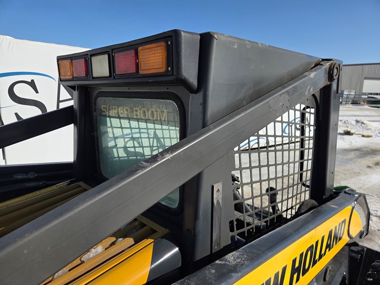 new-holland-l190-image-30