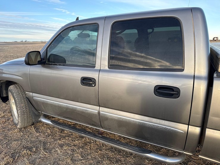 2006-gmc-sierra-1500-image-10