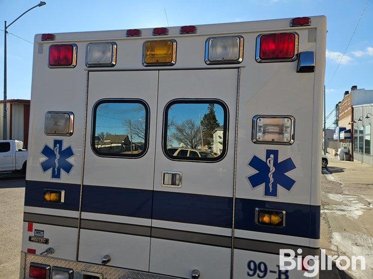 2001-ford-e450-image-15