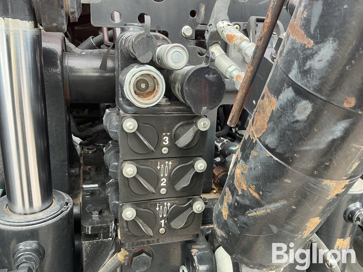 2015-case-ih-magnum-310-image-14