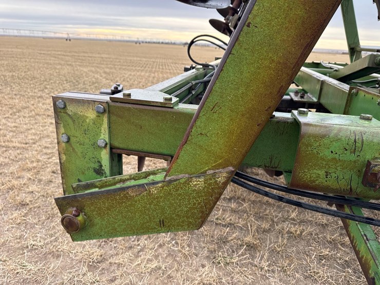 john-deere-235-image-13