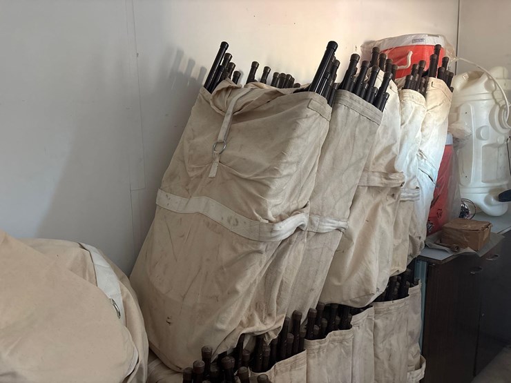 metal-folding-chairs-image-5