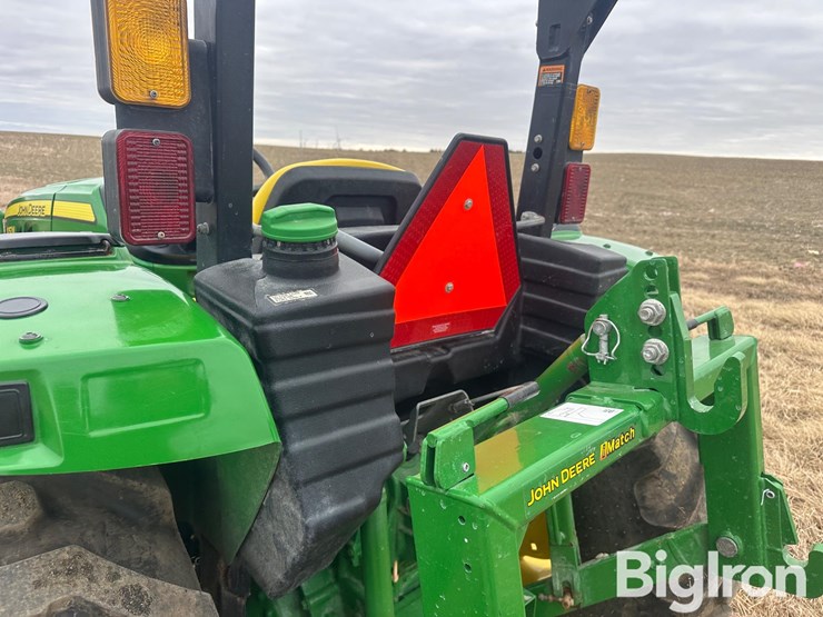 2023-john-deere-4052m-image-19