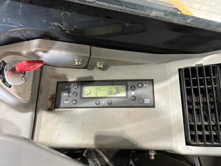 2017-deere-35g-image-24