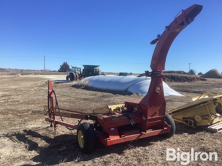 new-holland-880-image-7