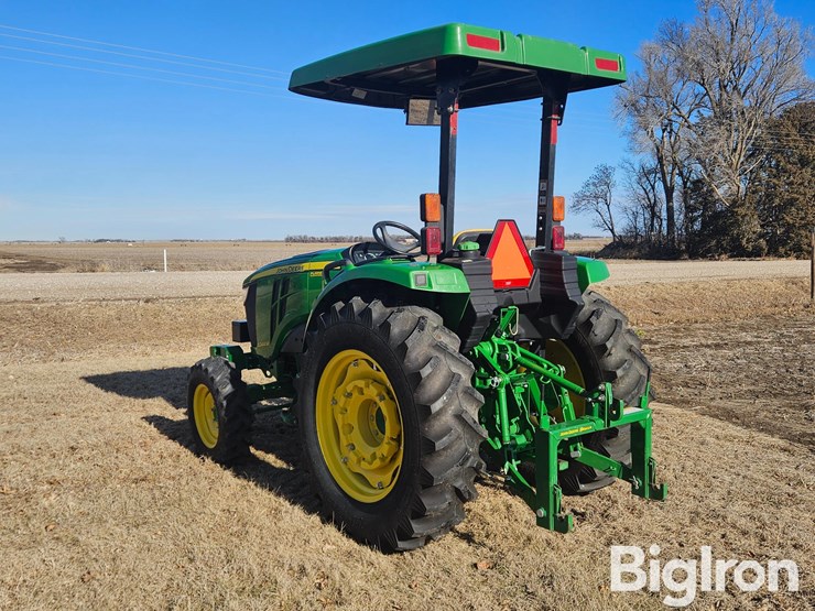 2015-john-deere-4044m-image-7