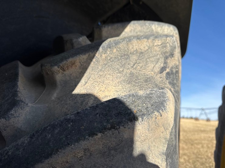 2008-john-deere-8330-image-17