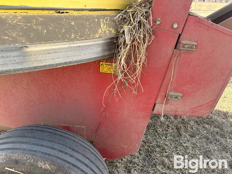 new-holland-390-image-14