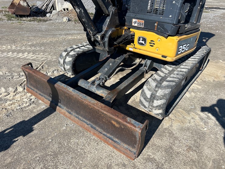 2017-deere-35g-image-10
