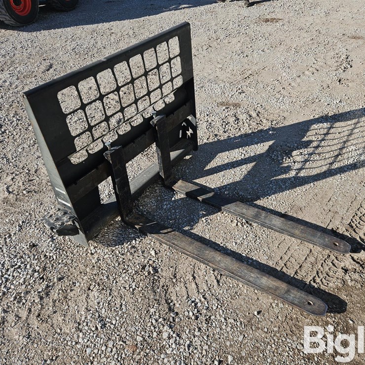 BOBCAT PALLET FORK