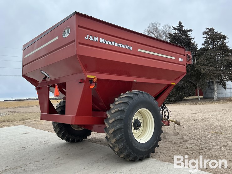 2010-j&m-750-image-5