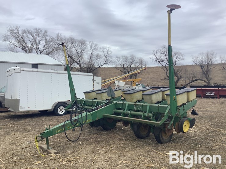 john-deere-7000-image-1