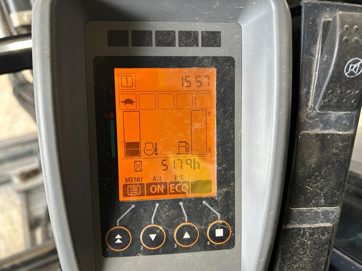 2017-deere-35g-image-21