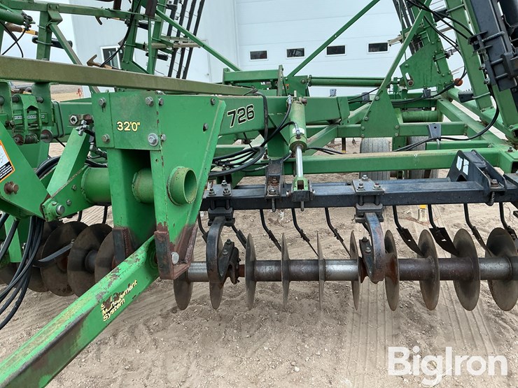 john-deere-726-image-10