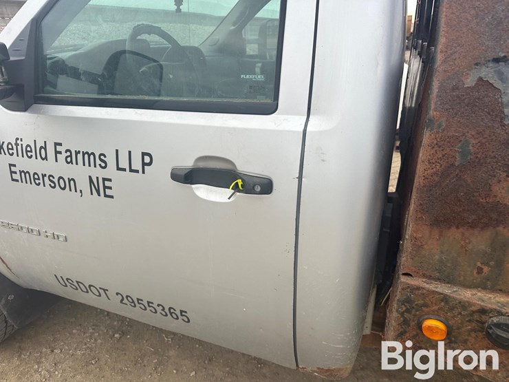 2013-chevrolet-silverado-2500-image-16