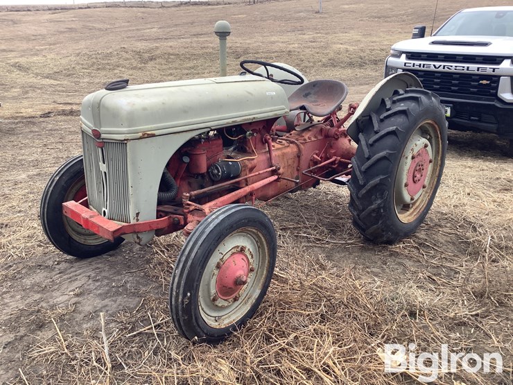 ford-tractor-image-1