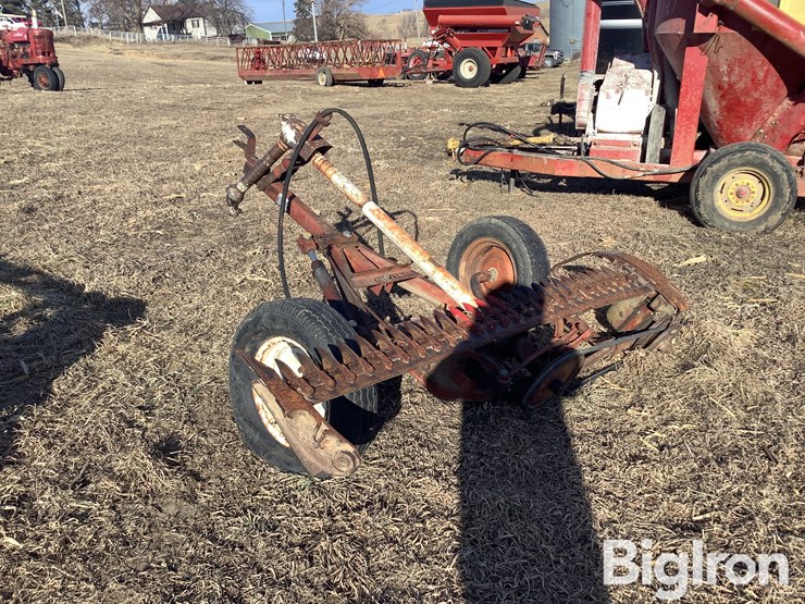 international-1100-image-7