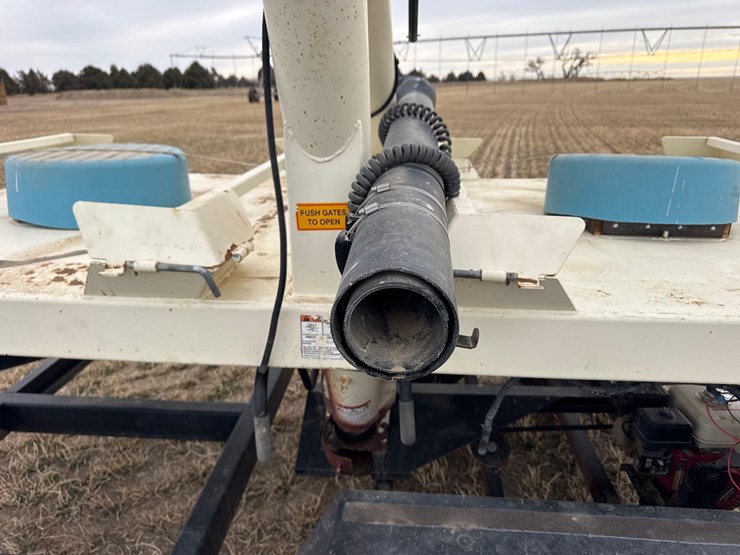 friesen-seed-tender-image-17