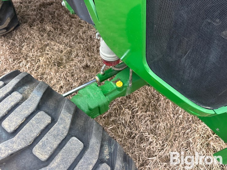 2023-john-deere-4052m-image-15