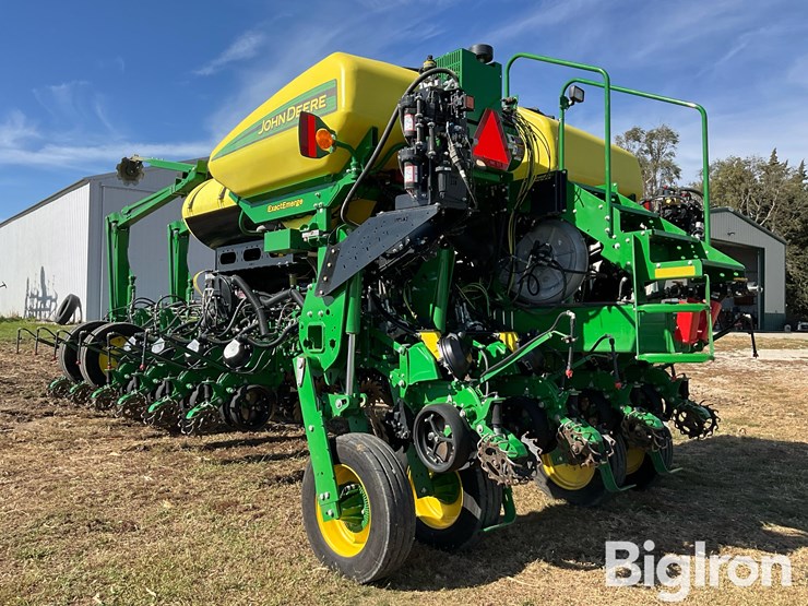 2021-john-deere-1775nt-image-7