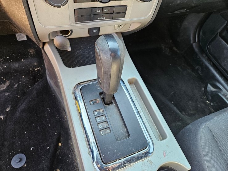 2012-ford-escape-image-26