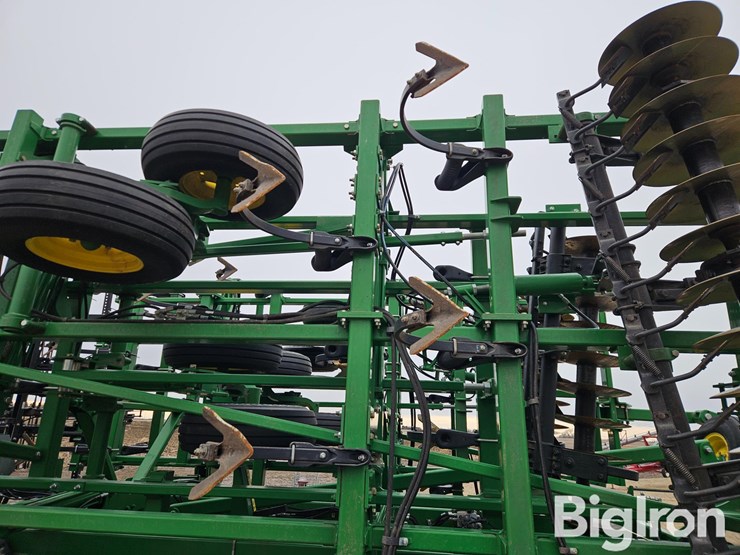 2015-john-deere-2310-image-19