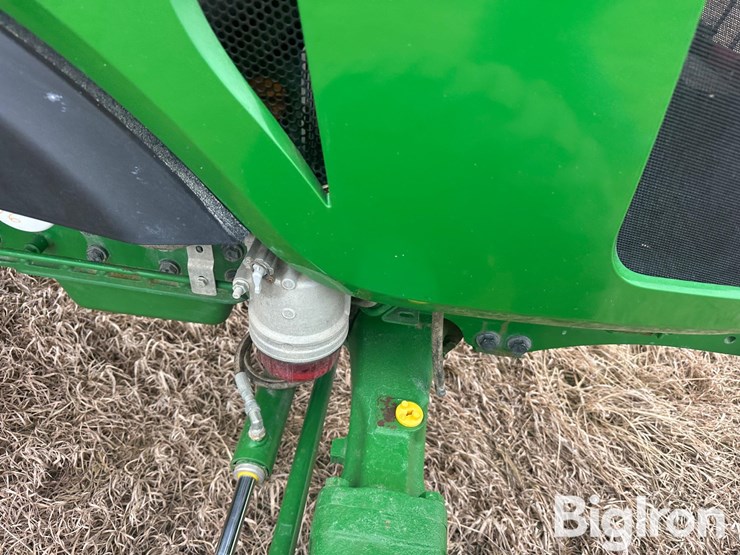 2023-john-deere-4052m-image-16