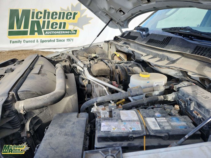 2015-dodge-3500-image-23