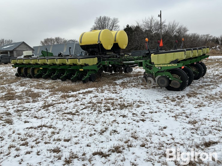 2005-john-deere-1770-image-8