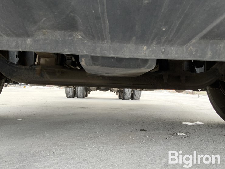 2013-freightliner-cascadia-125-image-11