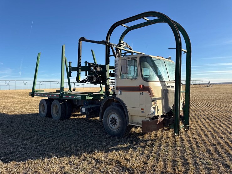 1992-white-gmc-haying-mantis-stacker-truck-image-7