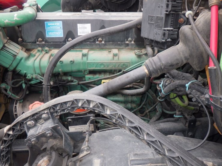 2012-volvo-vnl-300-image-18