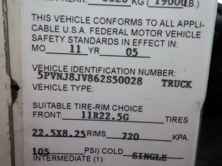 2006-hino-268-image-21