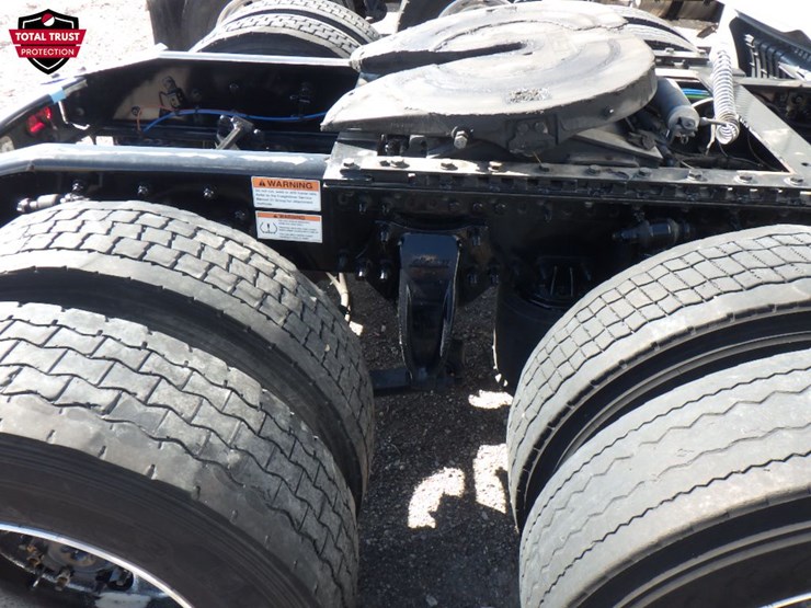 2024-freightliner-cascadia-126-image-8