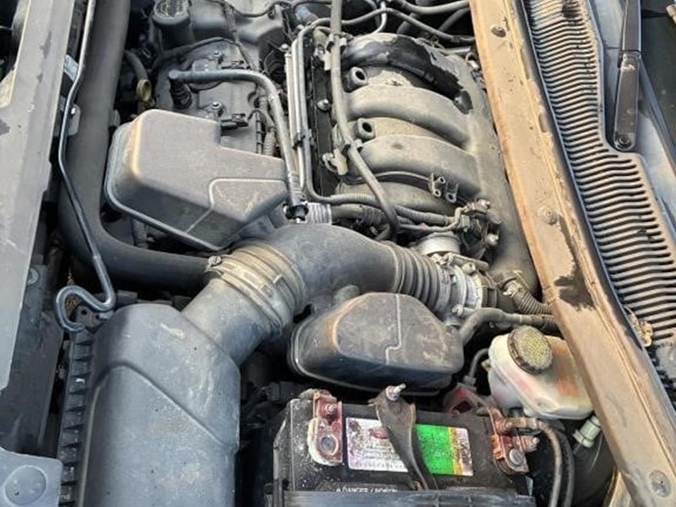 2016-ford-explorer-image-6