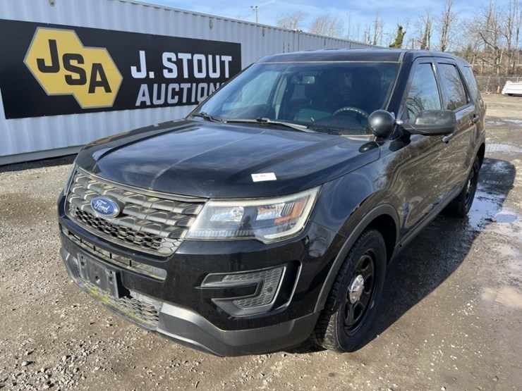 2016-ford-explorer-image-1