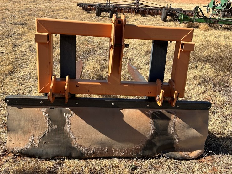 #72-•-sm-fab-bale-mover-image-2