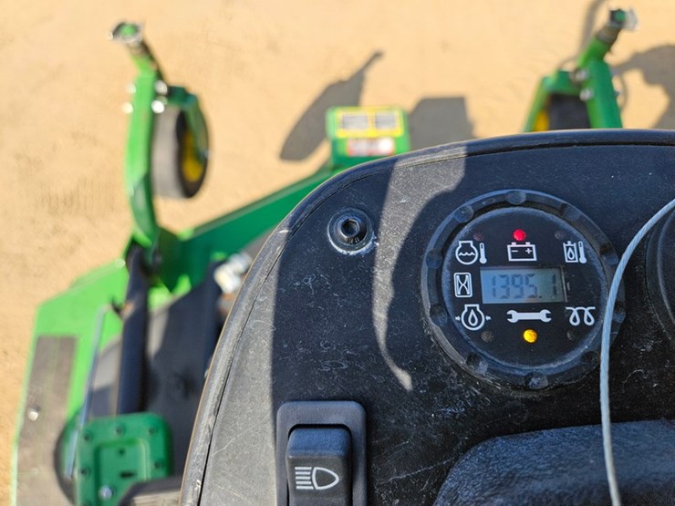 2021-john-deere-1600-turbo-image-16