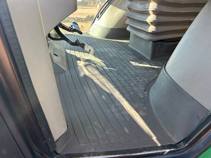 2020-john-deere-8345r-image-26