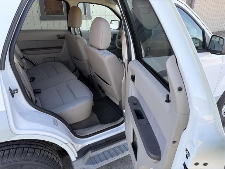 2012-ford-escape-image-10