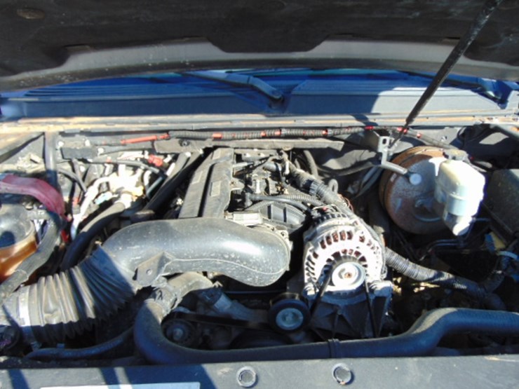 2007-chevrolet-suburban-image-8