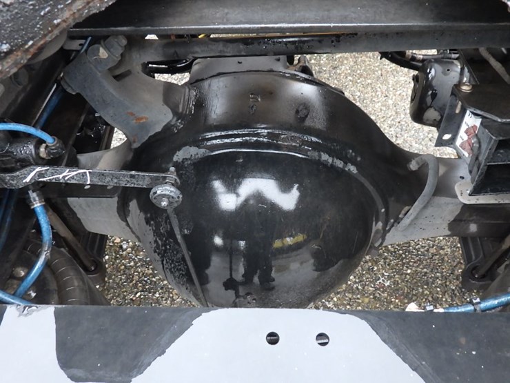 2022-freightliner-cascadia-126-image-8