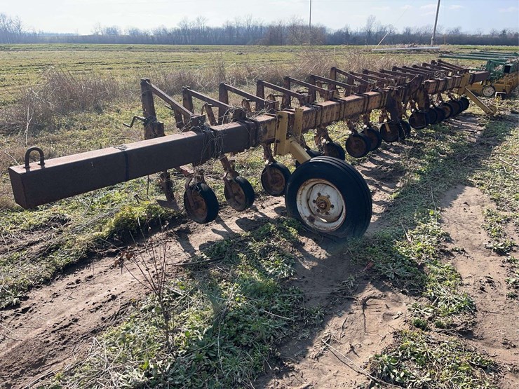 8-row-dicky-vater-image-1