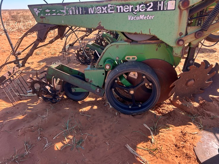 john-deere-7300-image-3