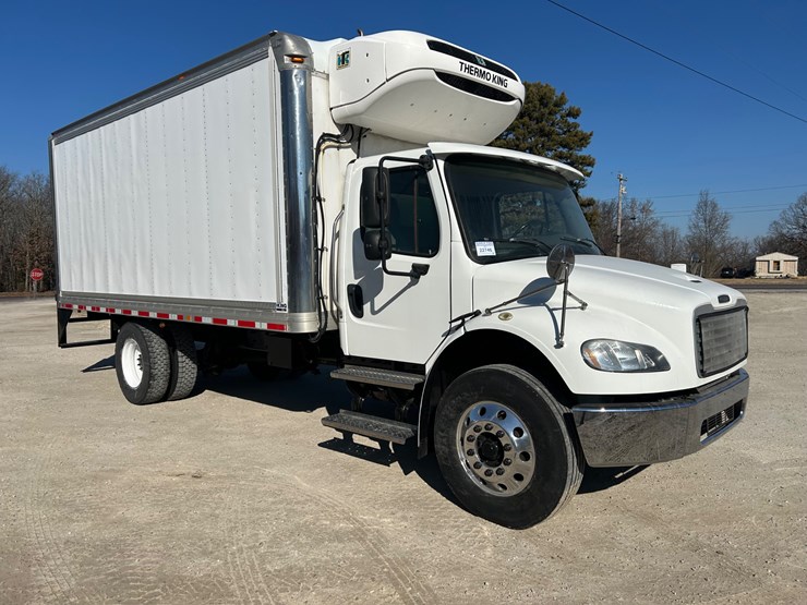 2018-freightliner-m2-106-image-20