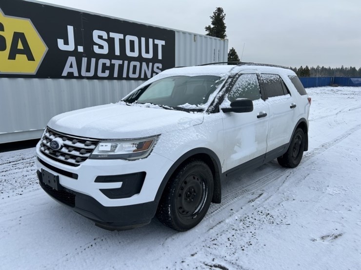 2016-ford-explorer-image-1