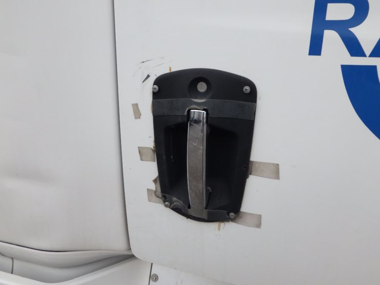 2019-freightliner-cascadia-126-image-7