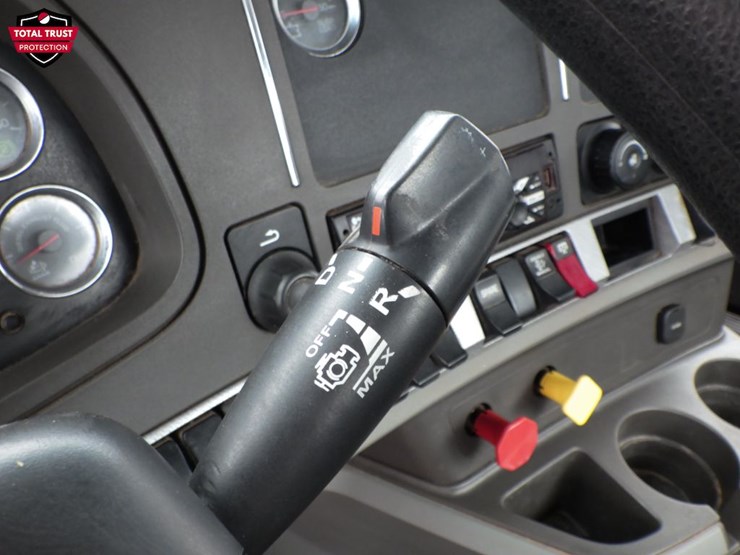 2019-kenworth-t880-image-16